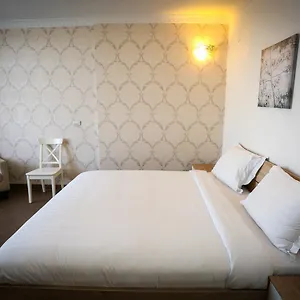 3* Отель White House